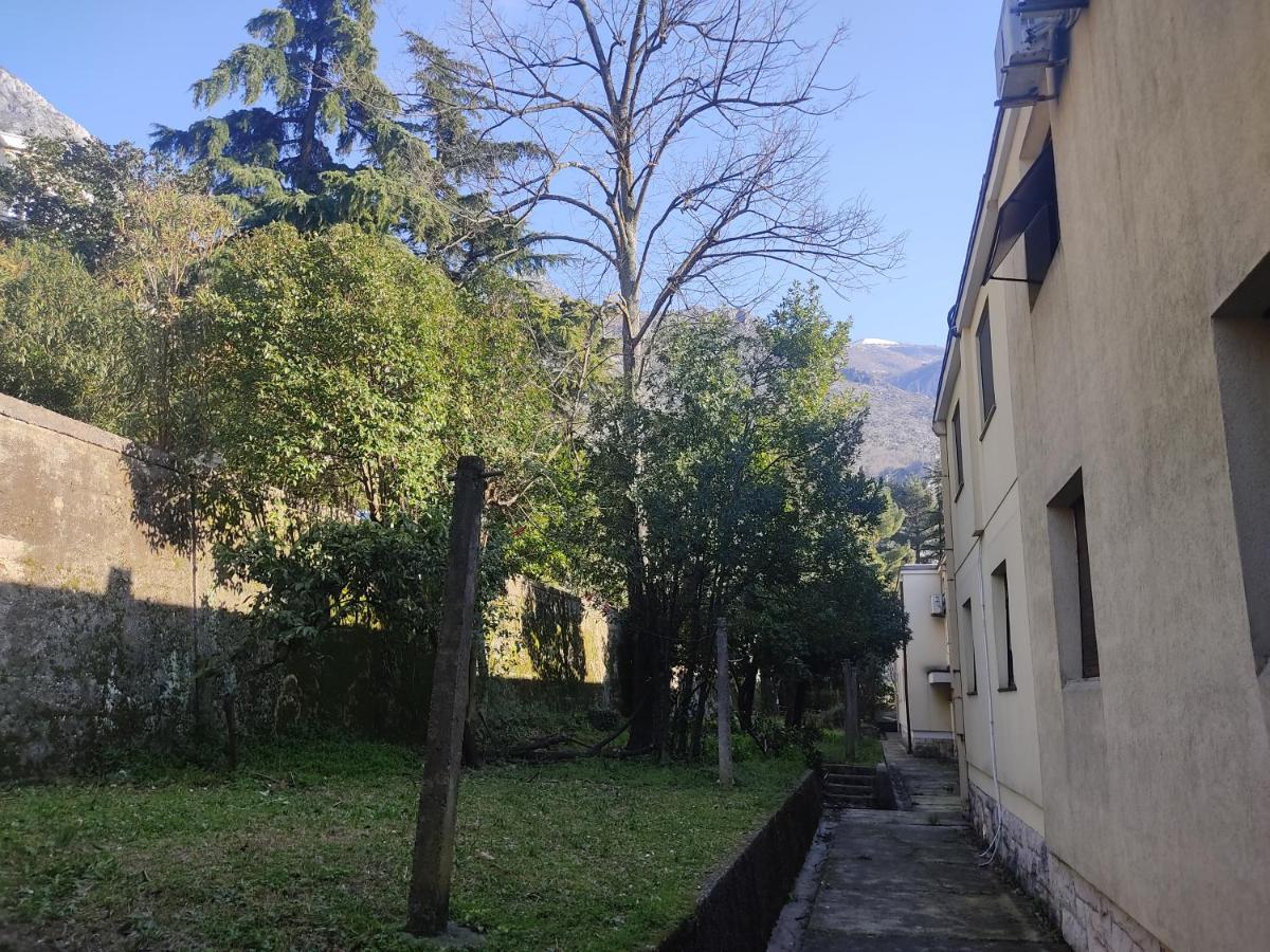 Apartment Oaza Kotor Luaran gambar