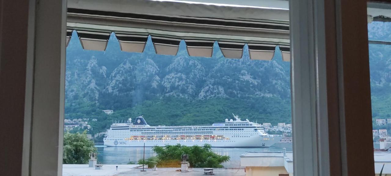Apartment Oaza Kotor Luaran gambar
