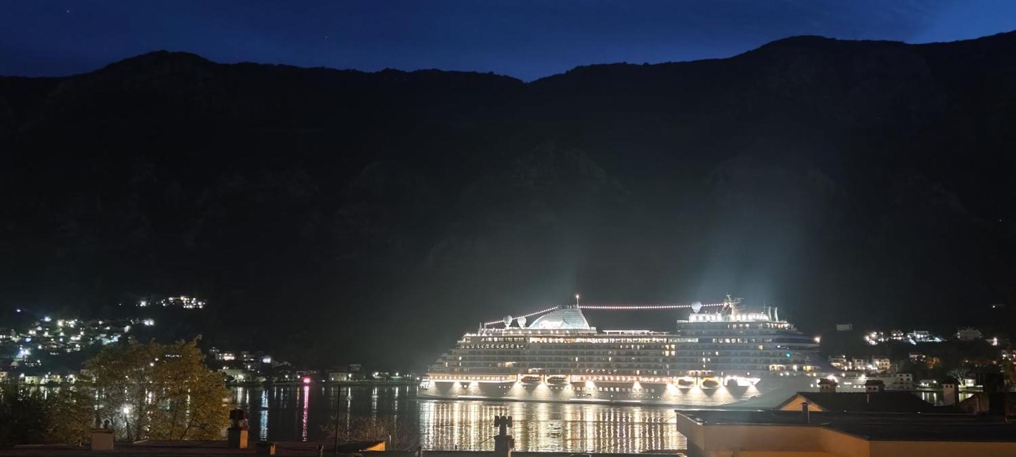 Apartment Oaza Kotor Luaran gambar