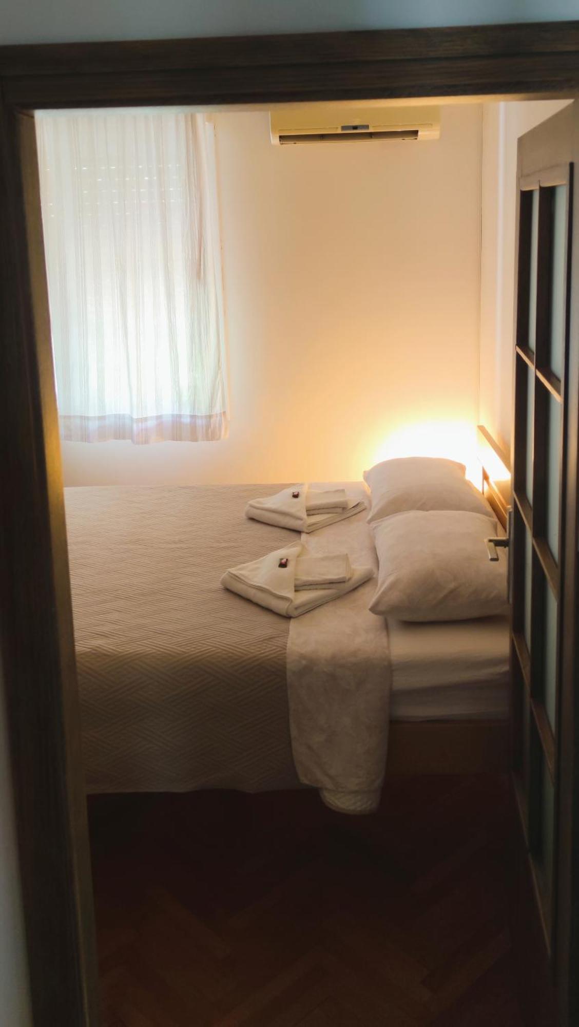 Apartment Oaza Kotor Luaran gambar